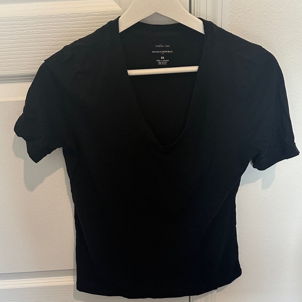 Banana Republic Black V-Neck Short Sleeve Tee